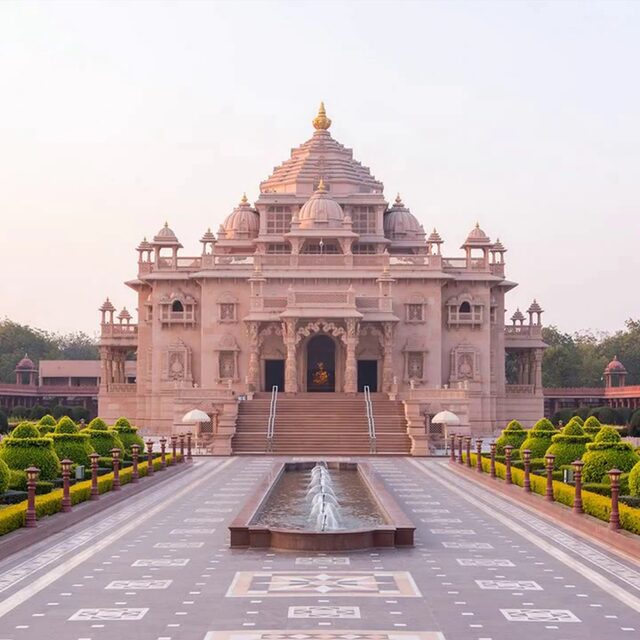 Book an Online Pandit Near You in Ahmedabad for All Pujas & Havans