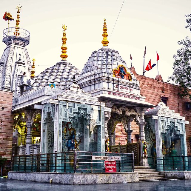 Book an Online Pandit Near You in Ghaziabad for All Pujas & Havans