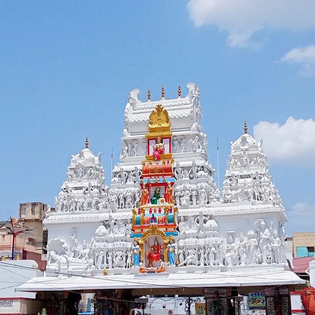 Book an Online Pandit Near You in Indore for All Pujas & Havans