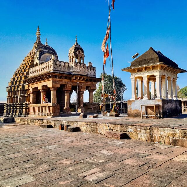 Book an Online Pandit Near You in Jabalpur for All Pujas & Havans