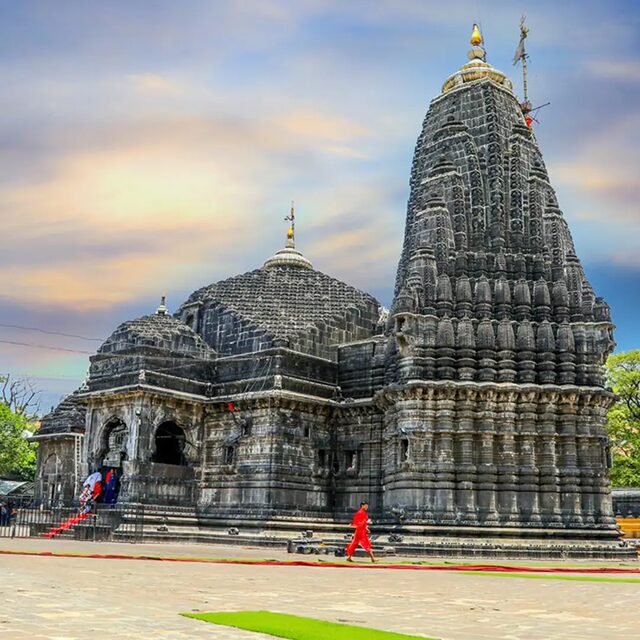 Book an Online Pandit Near You in Nashik for All Pujas & Havans