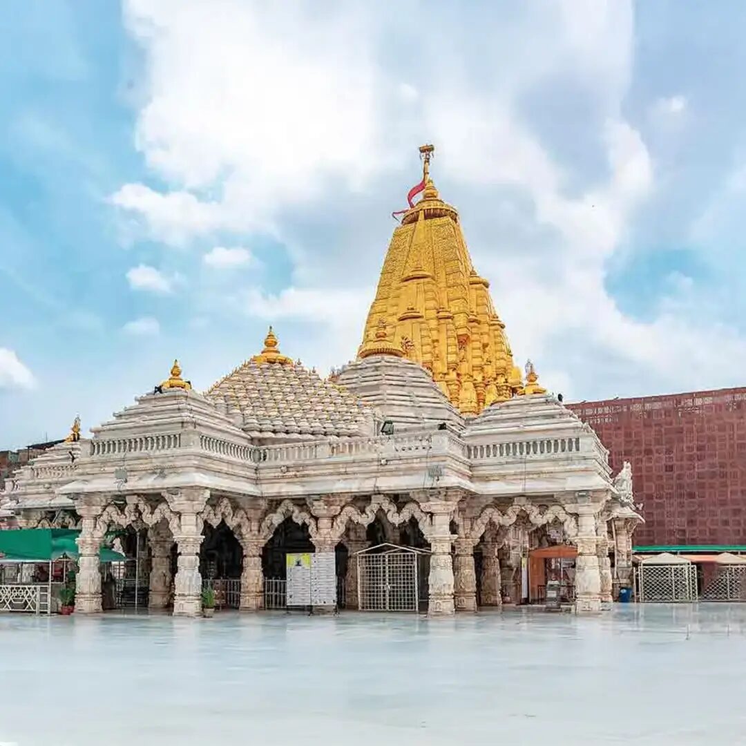 Book an Online Pandit Near You in Surat for All Pujas & Havans