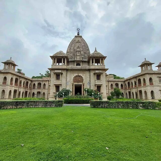 Book an Online Pandit Near You in Vadodara for All Pujas & Havans